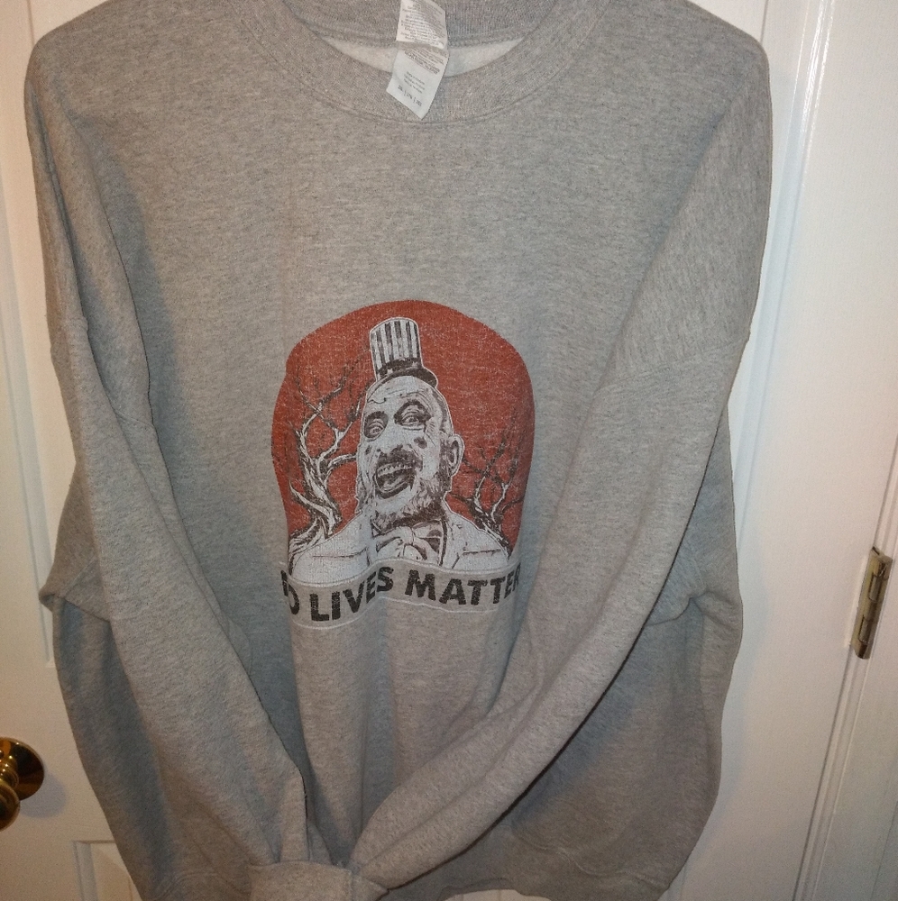 Captain Spalding 2xl No lives matter crew